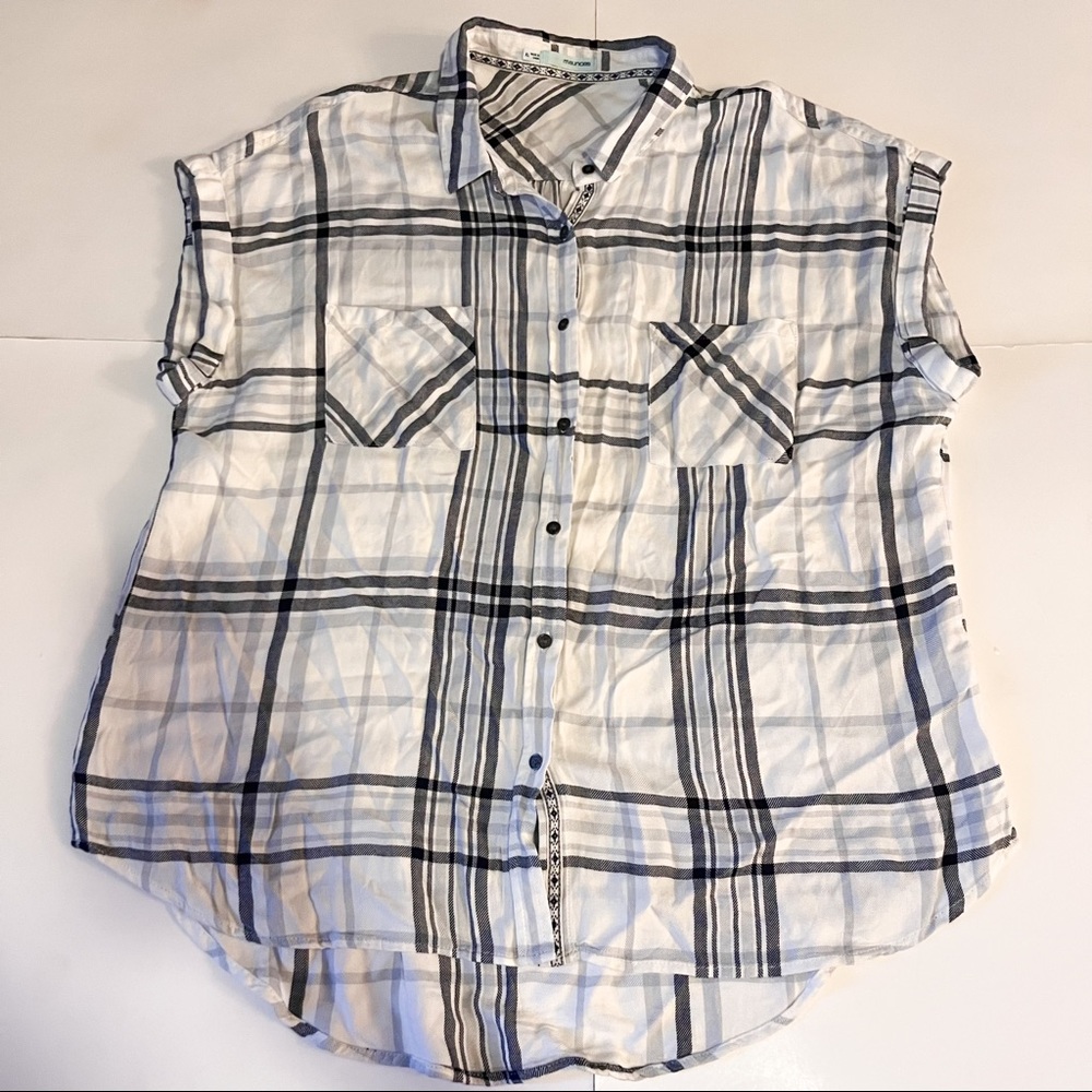 Maurice’s plaid tank SZ-XL